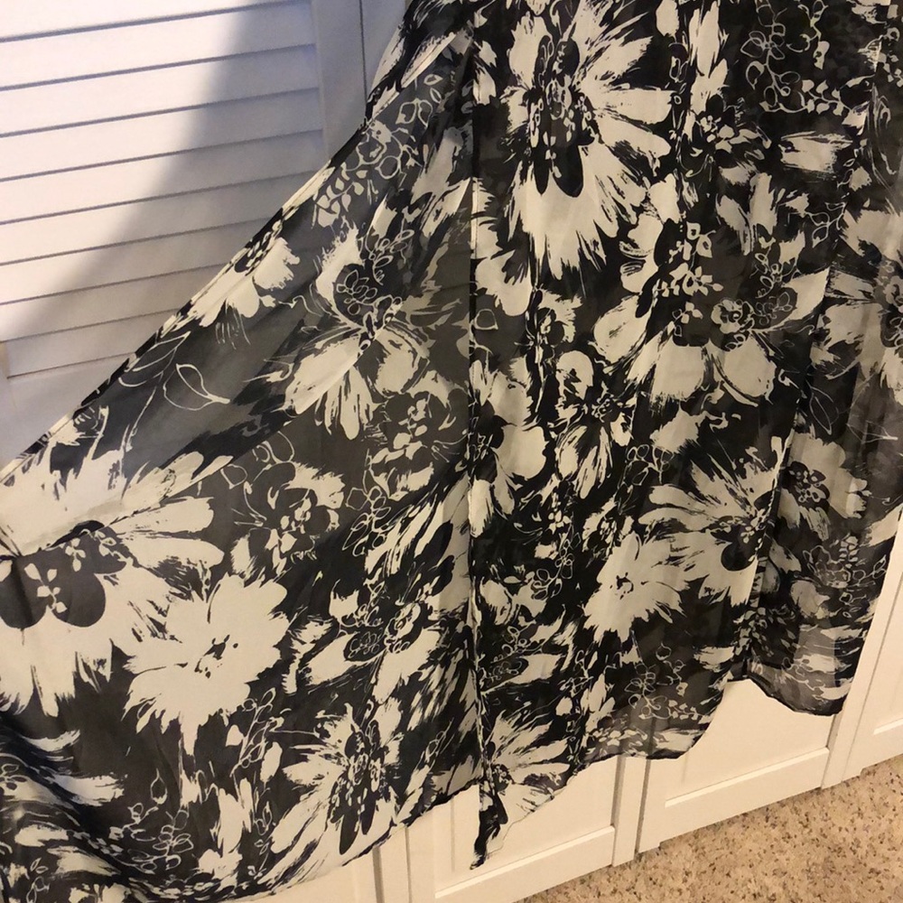 Dress - Picture 6 of 6